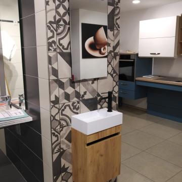 Déstockage lavabo Riho gain de place avec miroir et mitigeur